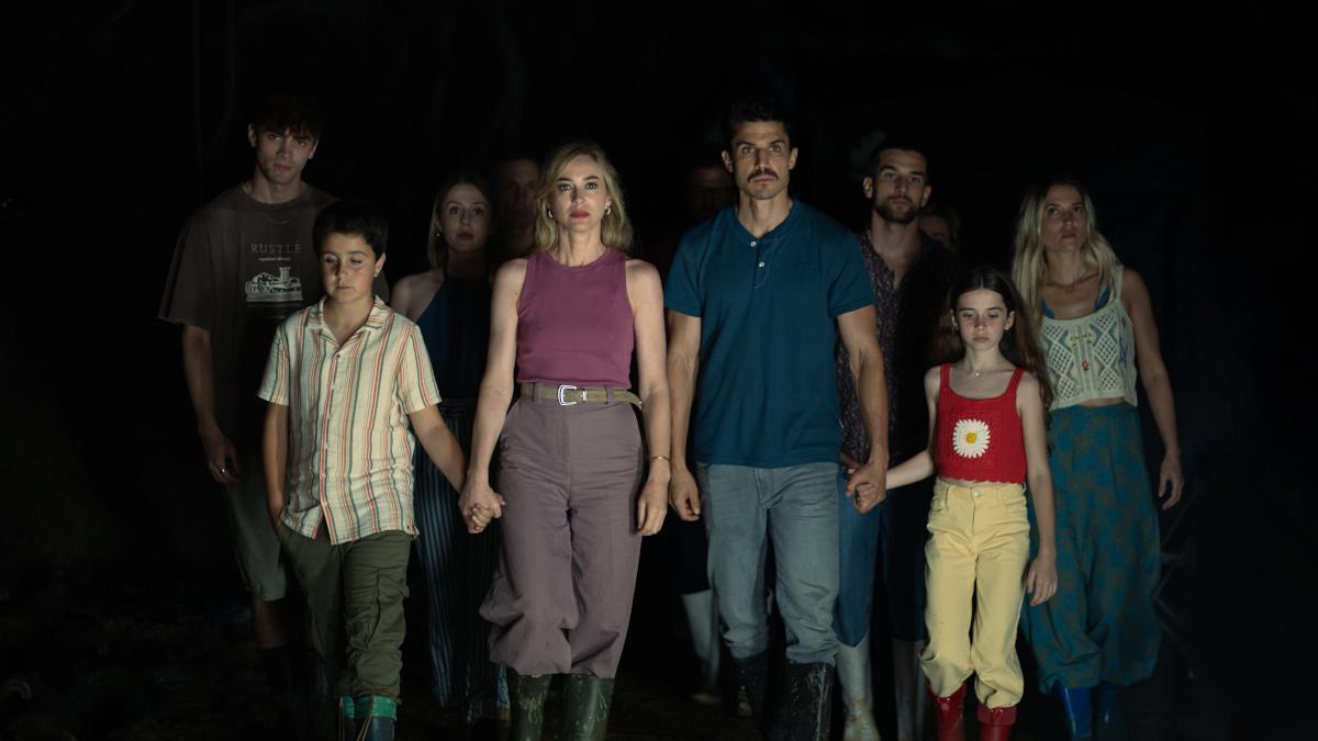 Una imagen de los personajes de 'Desde el mañana'.