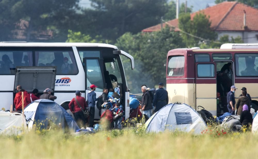 Desallotjament del camp de refugiats d''Idomeni