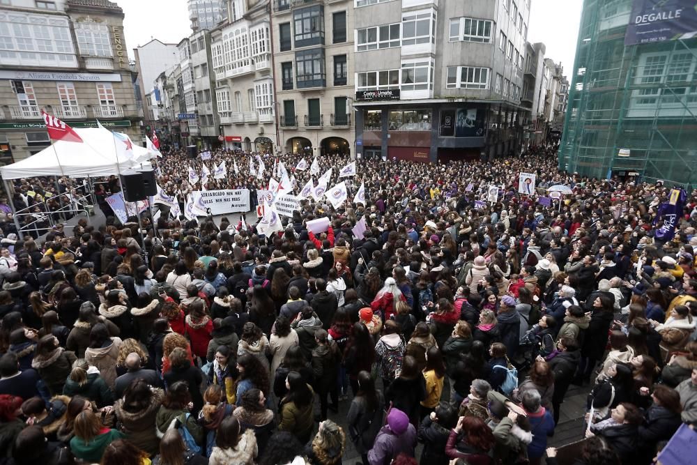 Multitudinaria protesta del 8-M en Pontevedra