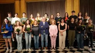 Girona entrega els premis del concurs de Jocs Florals de Secundària