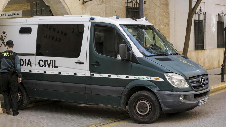 Encarcelan a un guardia civil detenido por dejar hospitalizada a su mujer de una paliza en Valencia