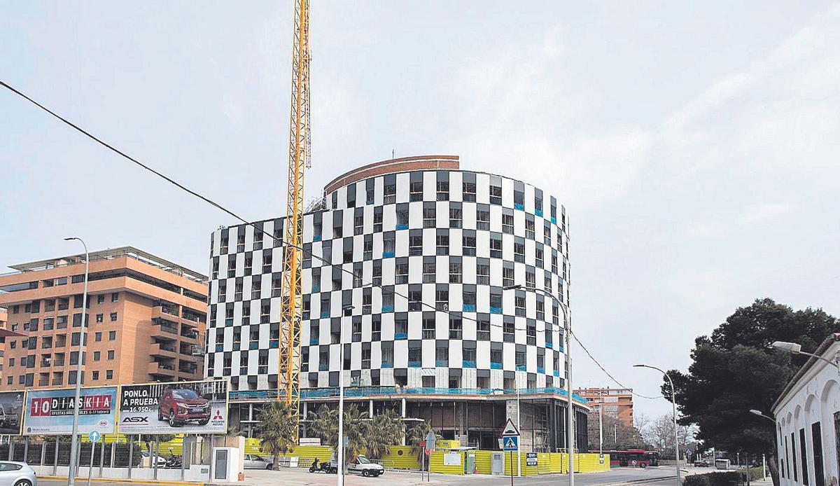 Edificio de la Patacona comprado por Resa.