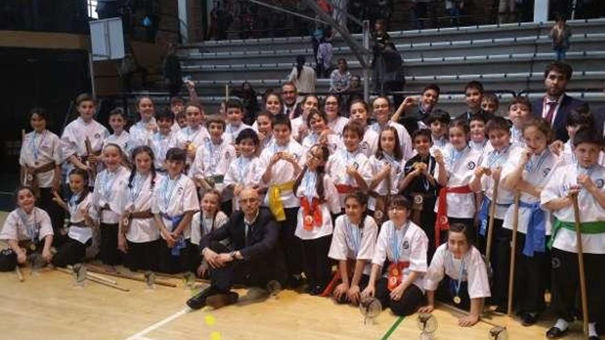 Equipo del Kung Fu Zen que compitió en el Escolar de O Porriño.