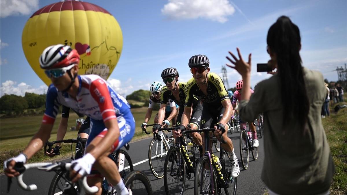 segea54871101 escapees ride during the 13th stage of the 107th edition of 200911132318