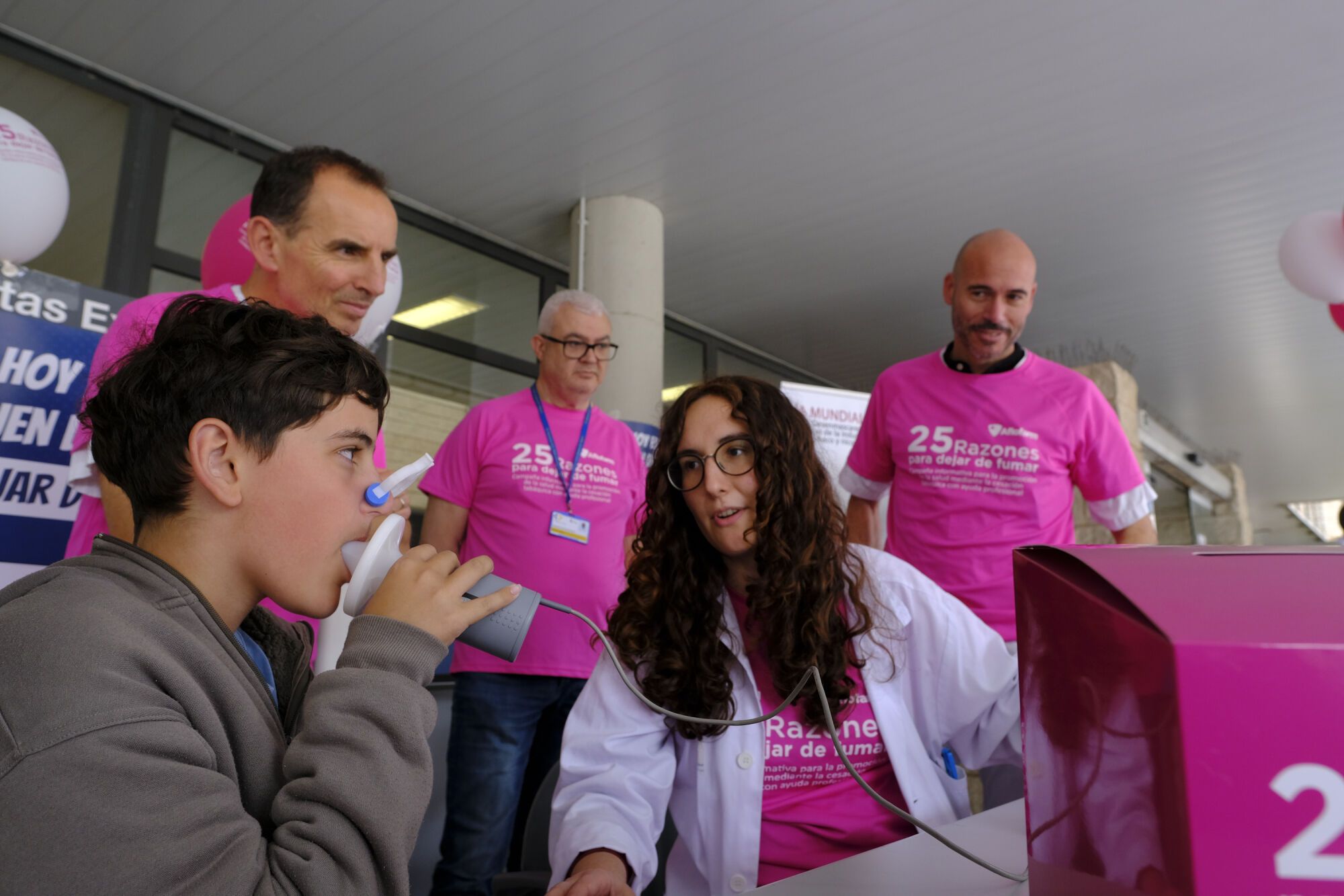 Jornada de prevención del tabaquismo en el Hospital Doctor Negrín