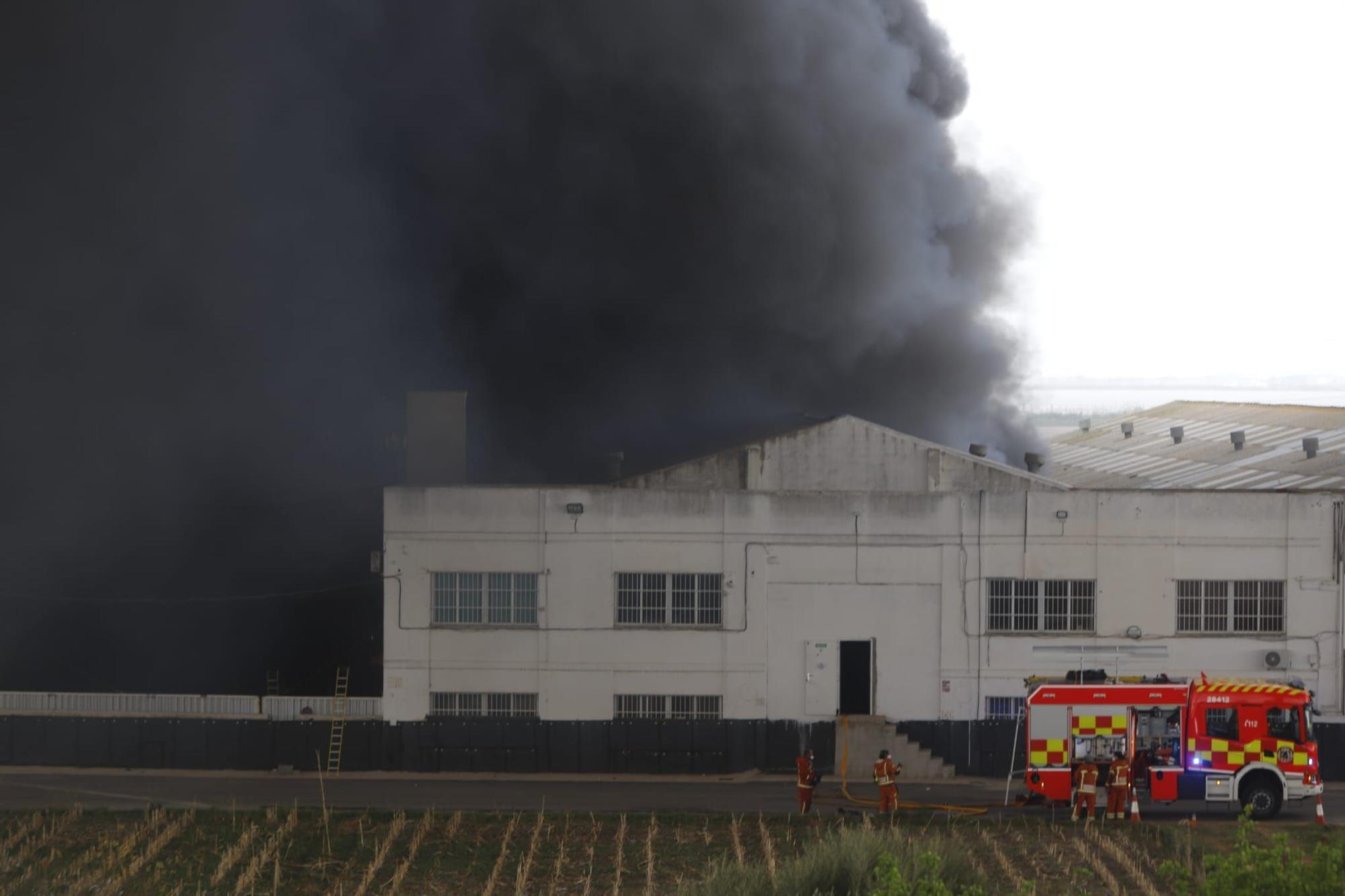 El impresionante incendio de Sollana, visto desde dentro