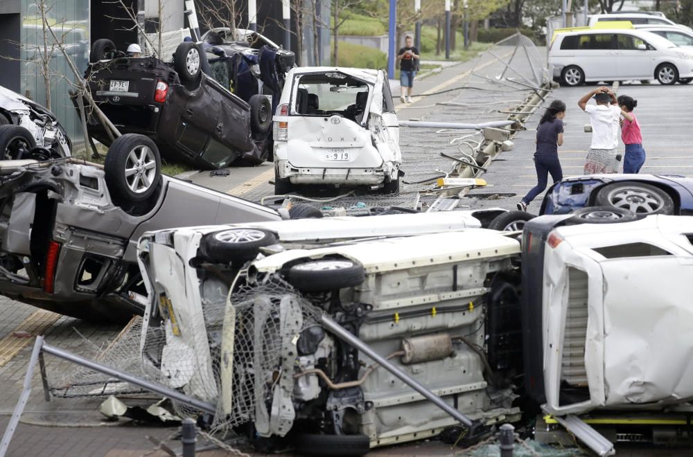 Devastación provocada por el tifón Jebi en Japón