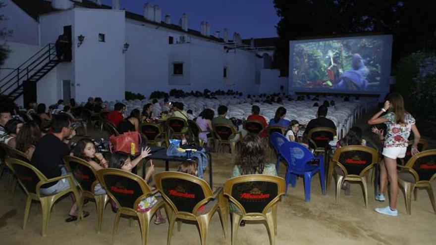 Los cines de verano abren de nuevo plantando cara a la crisis