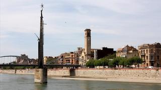 El monumento franquista del Ebro, en compás de espera