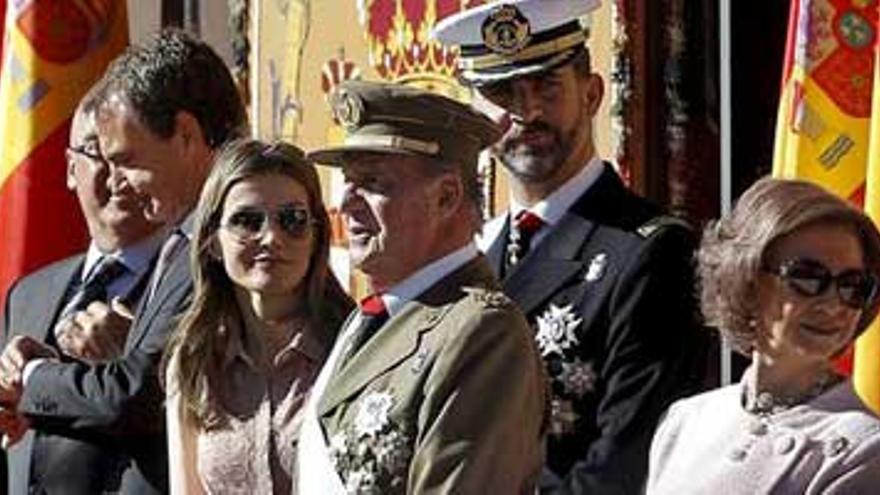 El Rey y el Príncipe lamentan los abucheos a Zapatero en el desfile de la Hispanidad