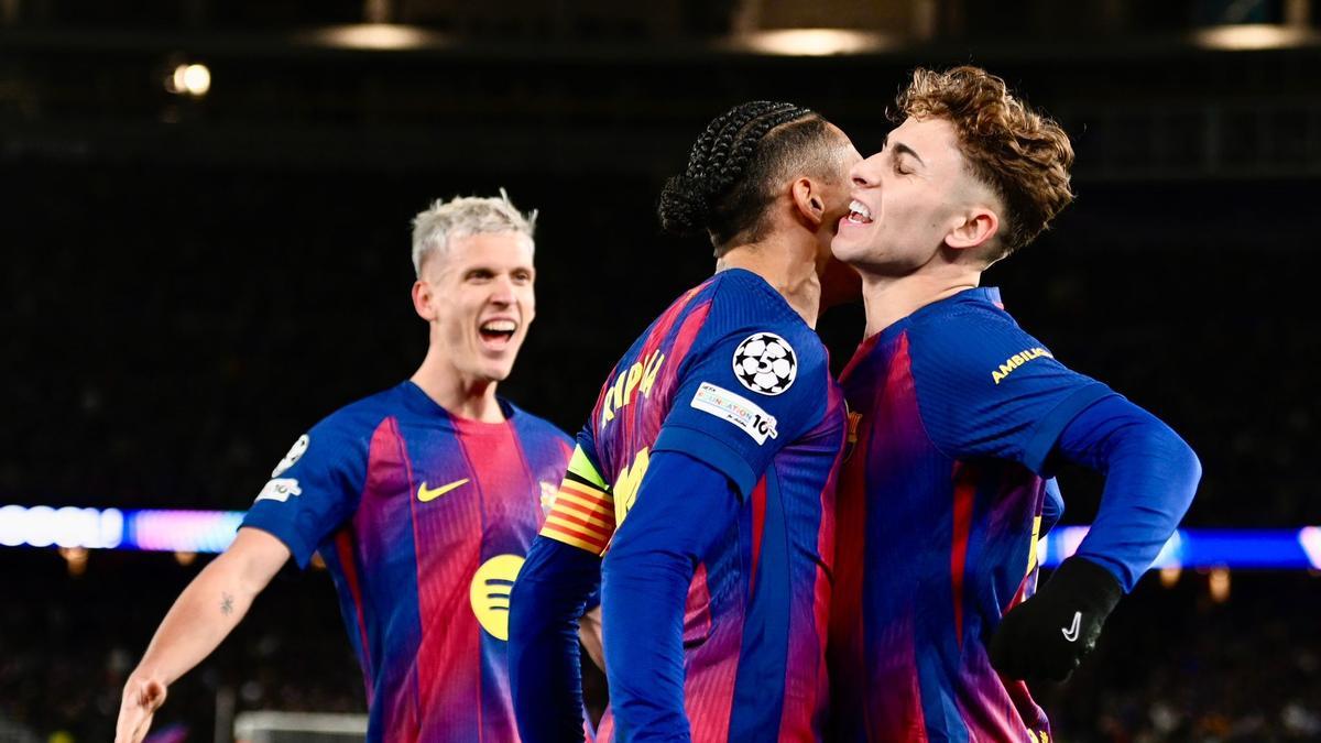 Dani Olmo, Raphinha y Fermín celebran el 3 1.