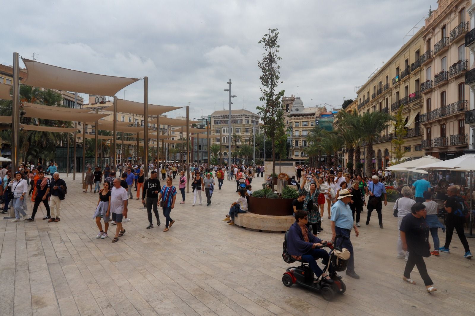 Ambiente en las calles de València el 9 d'Octubre