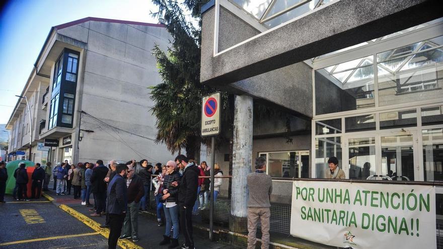 Cuntis denuncia retrasos en las citas por falta de médicos
