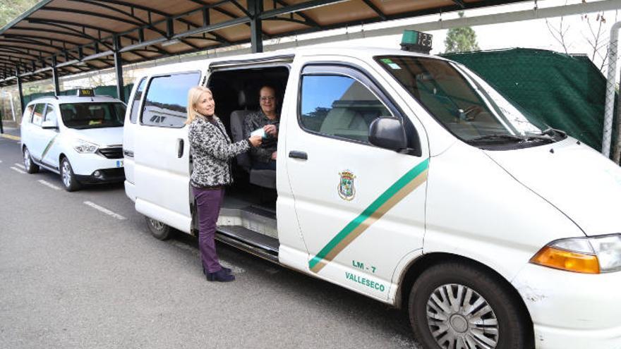 Valleseco ayudará a pagar el taxi a más de un 30 por ciento de su población