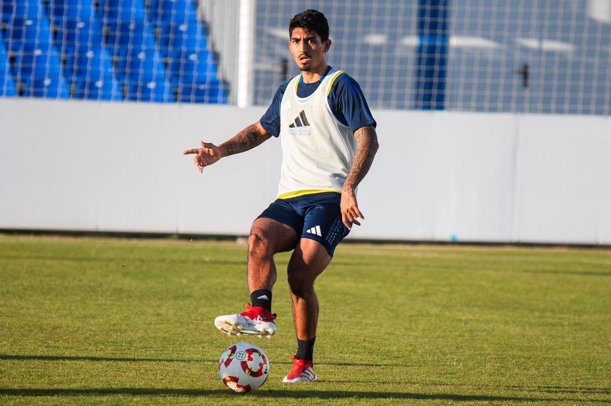 Cesar Moreno, durante un entrenamiento con el Recreativo de Huelva este curso.