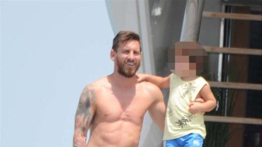 Messi y Luis Suárez ya están de vacaciones en Ibiza