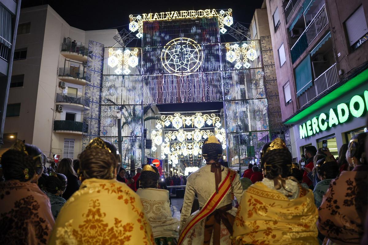 Malvarrosa celebra su tercer premio con la inauguración de sus luces