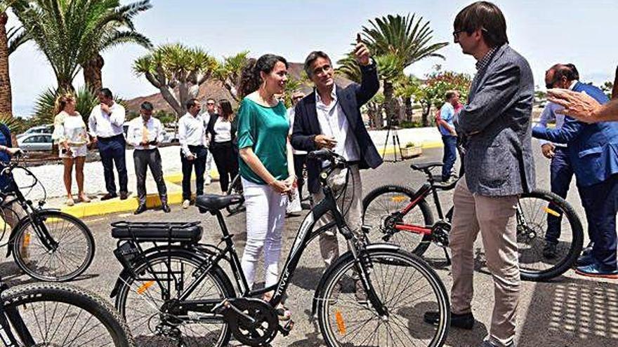 Presentación ayer de la estación de movilidad sostenible.