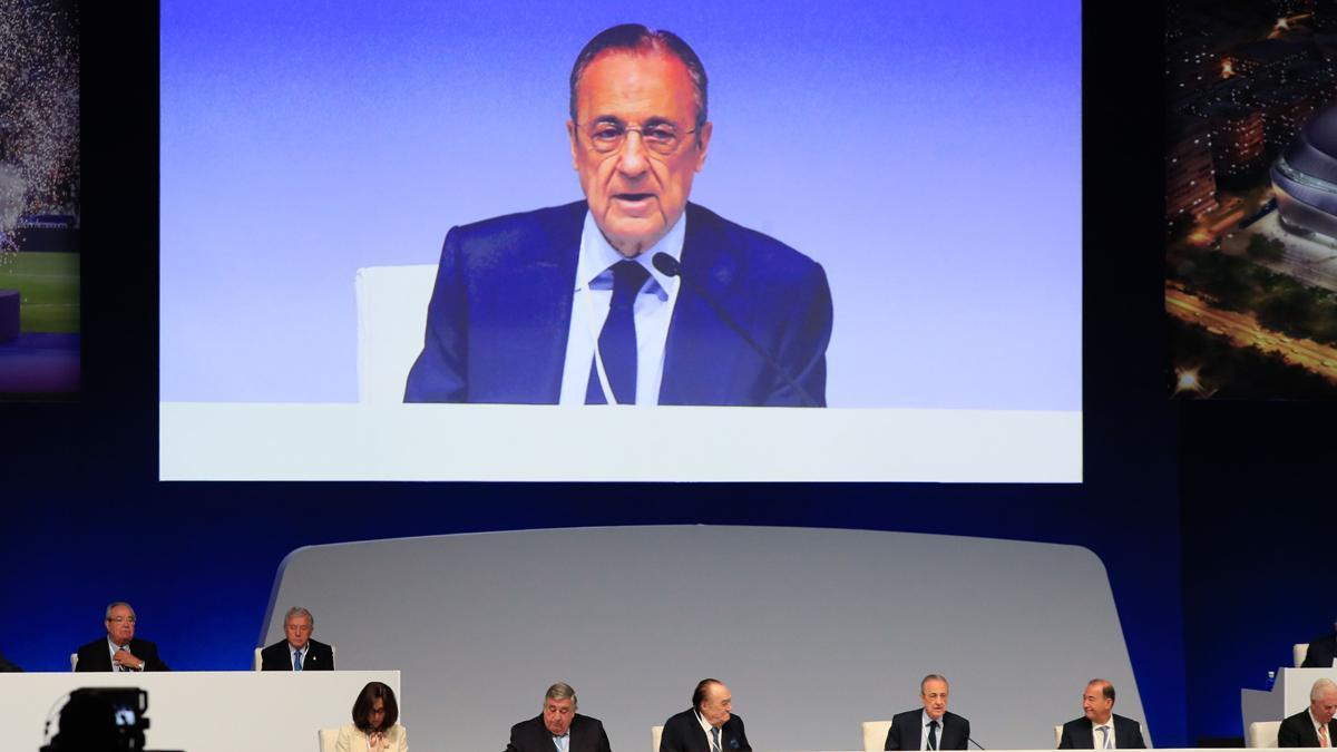 Florentino Pérez presidiendo una Asamblea del Real Madrid