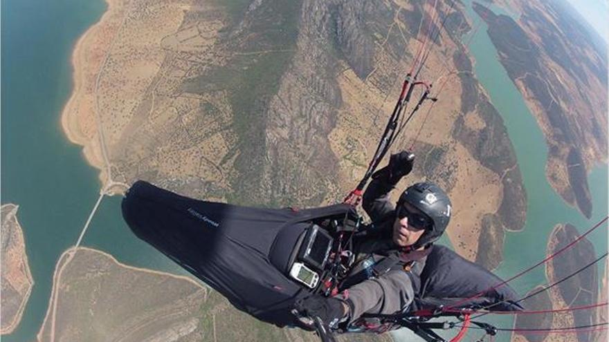 Un vecino de Castellón fallece en Zarza Capilla haciendo parapente