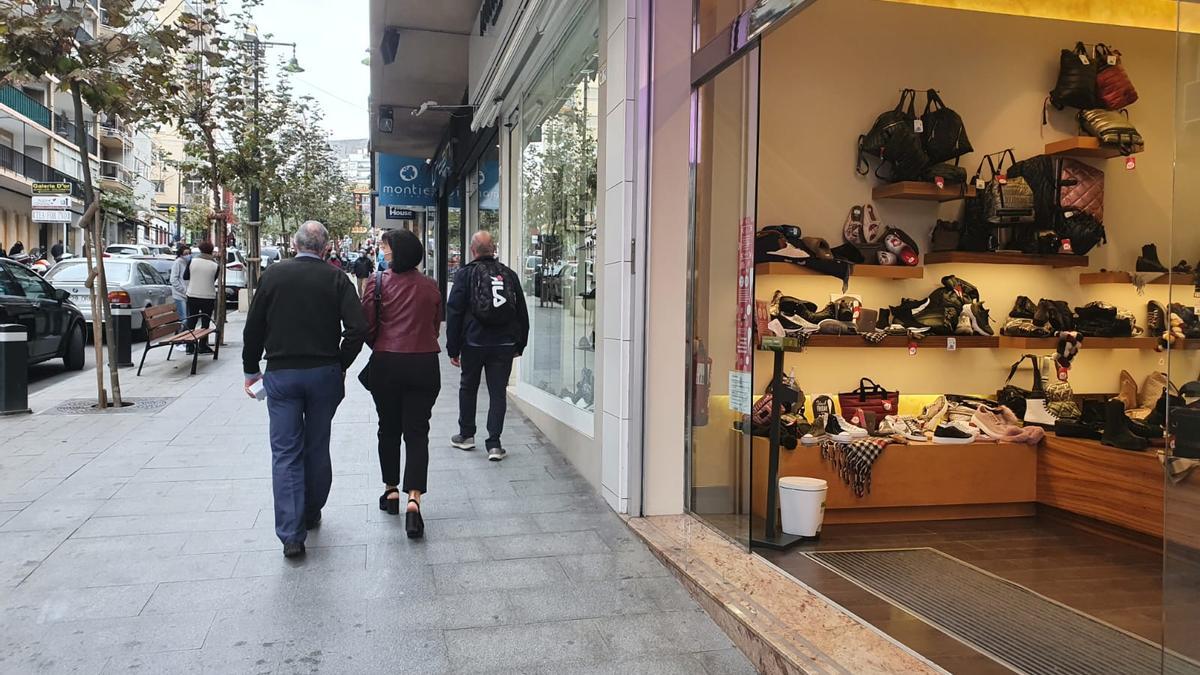 Comercios en la avenida Gabriel Miró de Calp