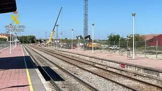 Dos detenidos por robar una furgoneta y maquinaría de las obras del AVE en Navalmoral