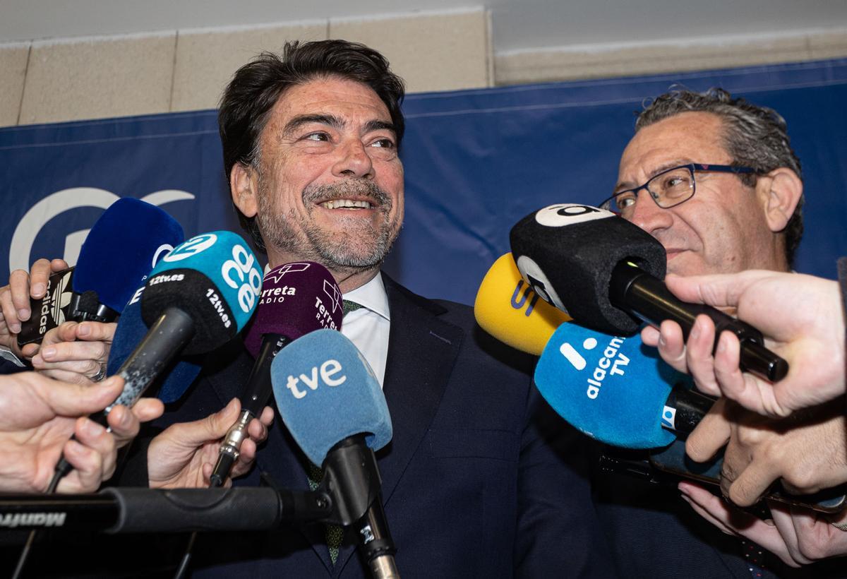 Rajoy apadrina a Luis Barcala