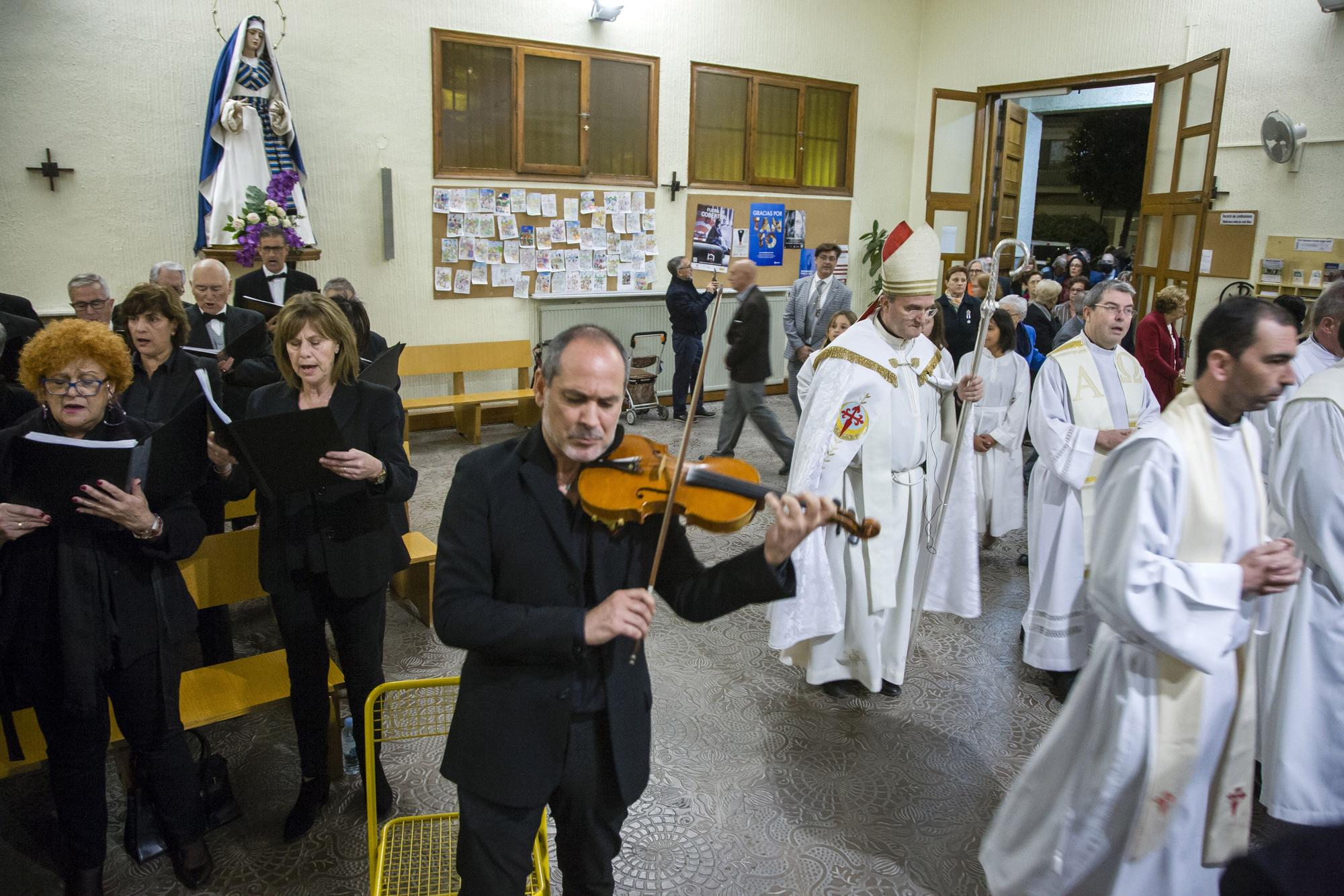 El Obispo José Ignacio Munilla visita Ibi con motivo del 50 aniversario de la parroquia de Santiago Apóstol