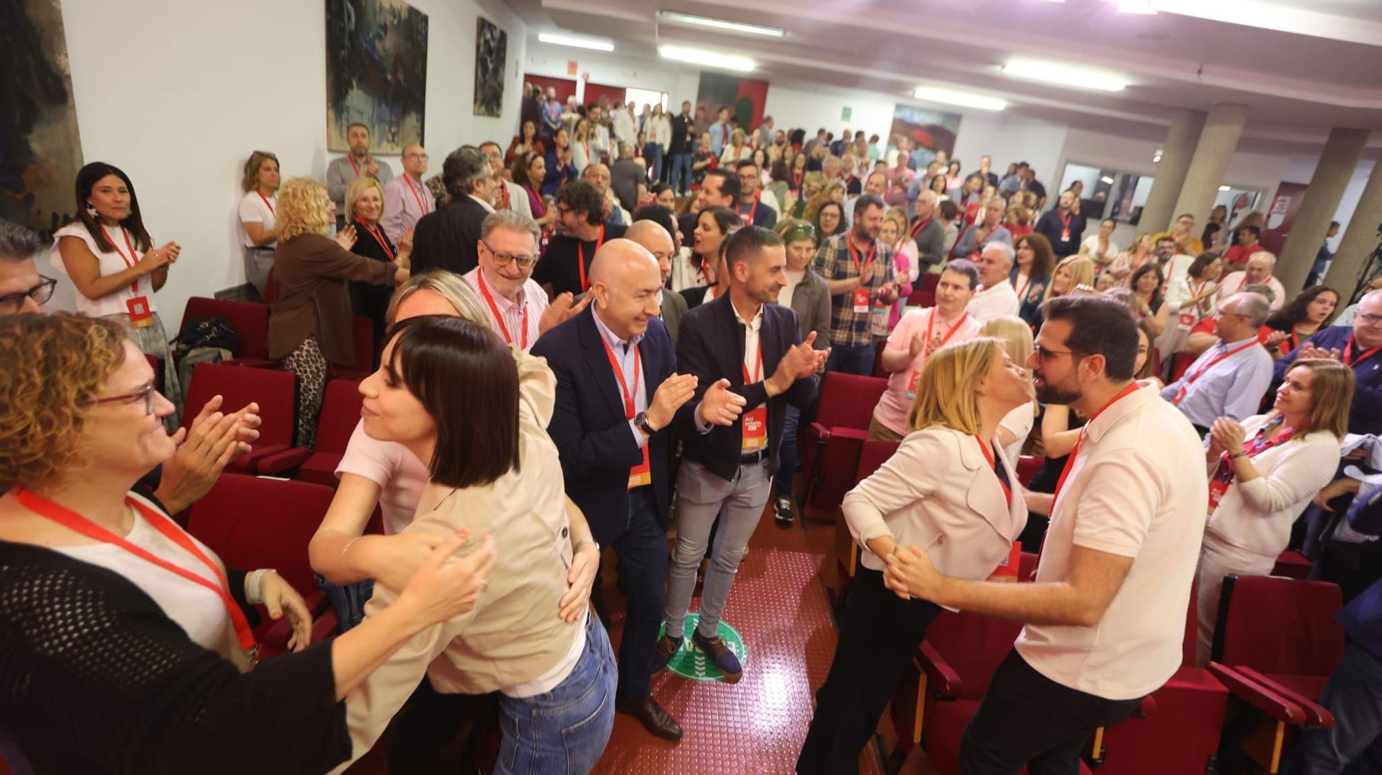 Primer Comité Nacional de los socialistas valencianos con Morant al frente