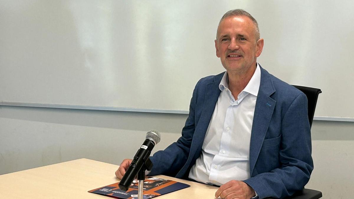 El rector de la UIB, Jaume Carot, minutos antes de la rueda de prensa para presentar su programa.