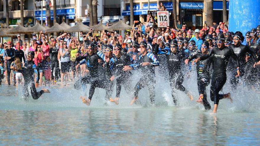 Cerca de medio millar de participantes en la Mallorca Olympic Triathlon