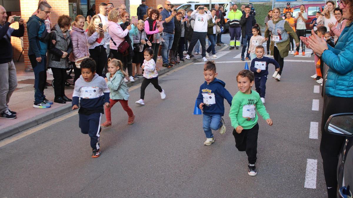 Carrera Solidaria contra la Leucemia Infantil Colegio Publico de Ujo