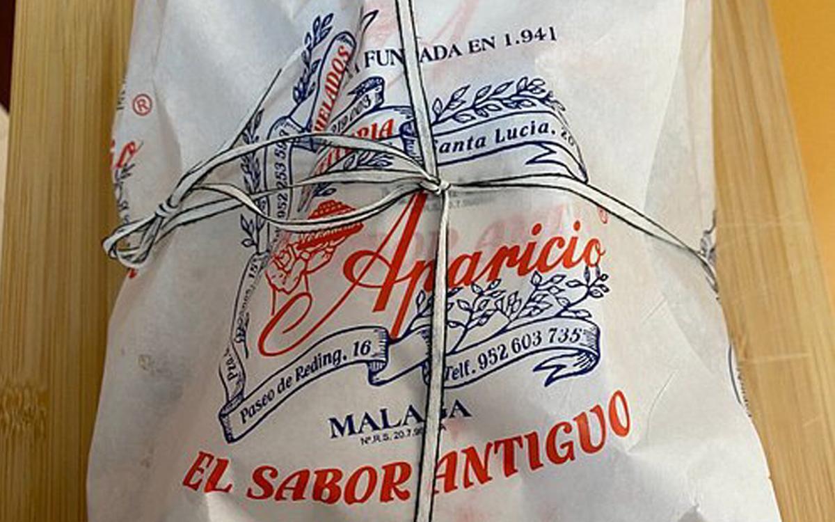 Confitería Aparicio echa el cierre a uno de sus establecimientos en el centro de Málaga.