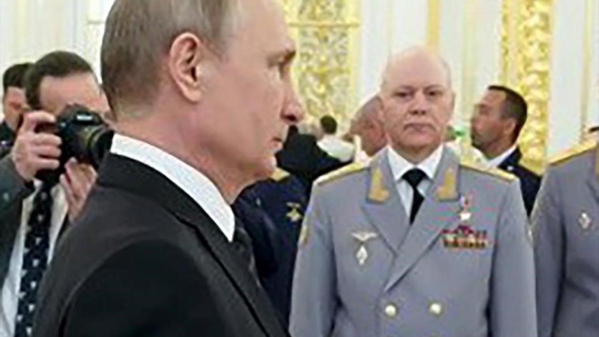 Putin y Korobov, durante una recepción militar en junio del año pasado.