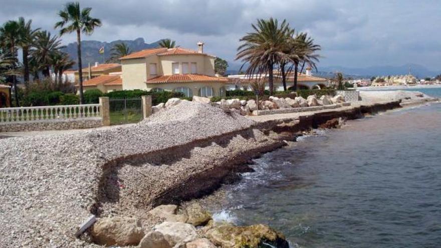 El tramo de la playa de l&#039;Almadrava junto a la desembocadura del Girona ha desaparecido.