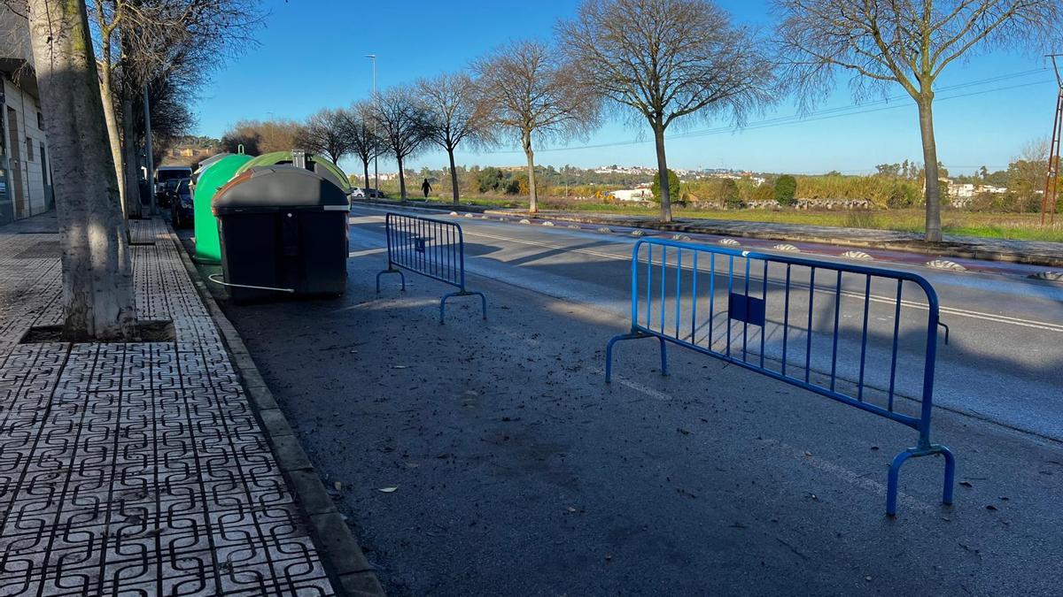 Las vallas han sido colocadas a diez días de la carrera.
