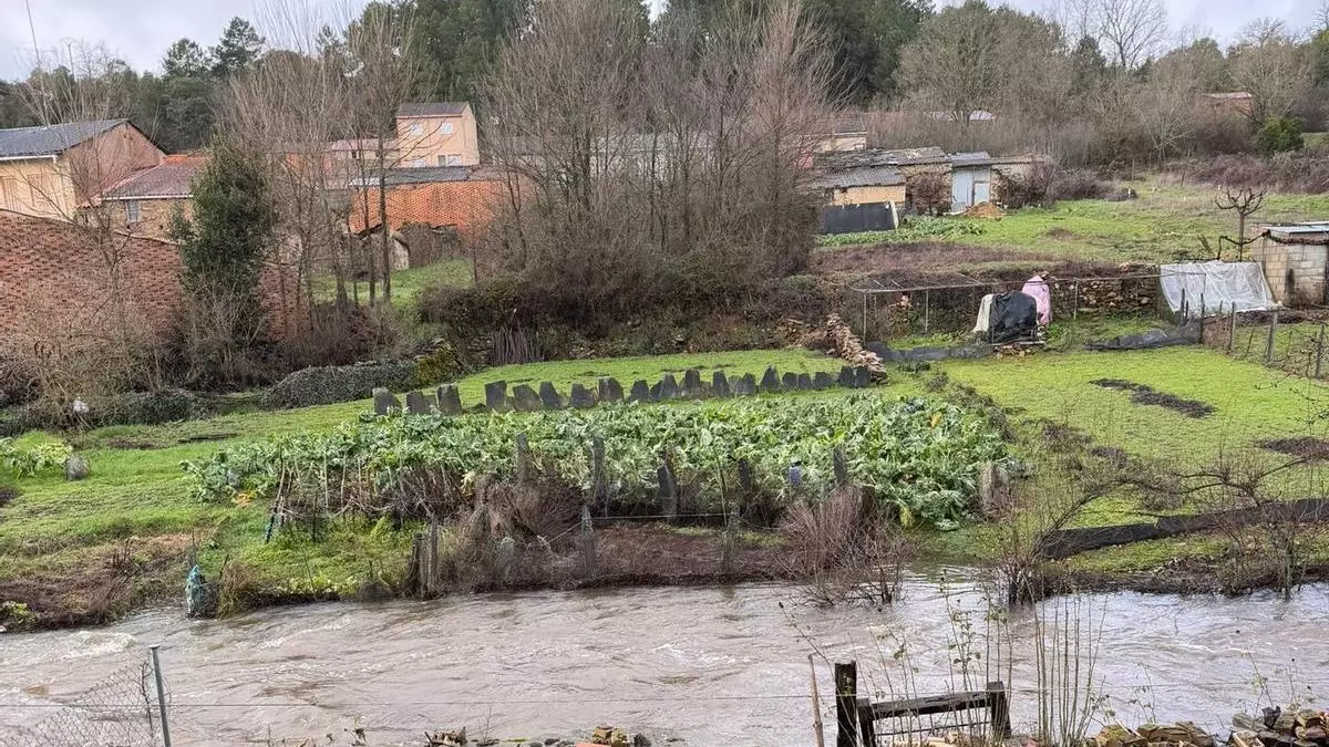 La nieve y el agua de Leonardo desbordan todos los ríos alistanos en los cascos urbanos