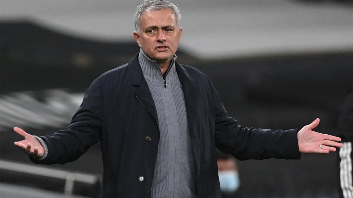 Mourinho durante el duelo ante el Dinamo