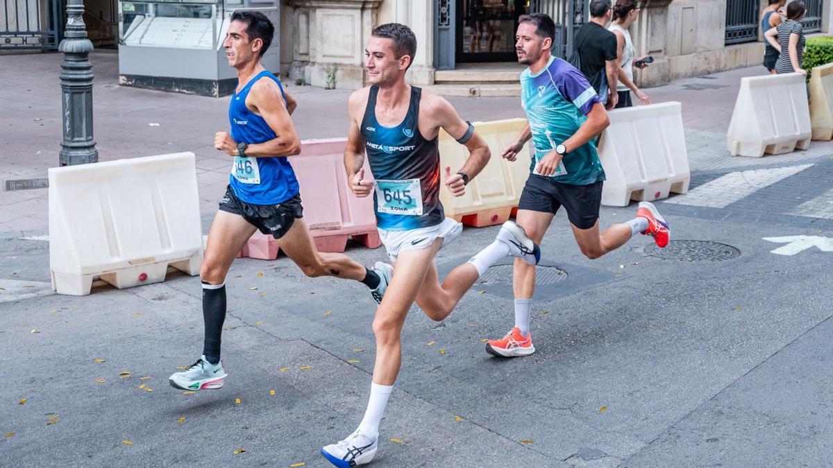 Tripleta que lideró la carrera en los primeros kilómetros.