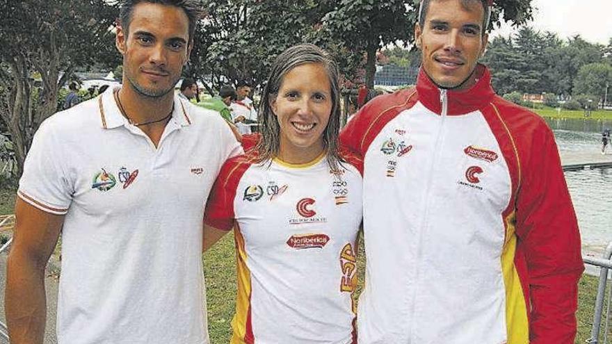 Rodrigo Germade, Teresa Portela y Óscar Carrera, en Milán.