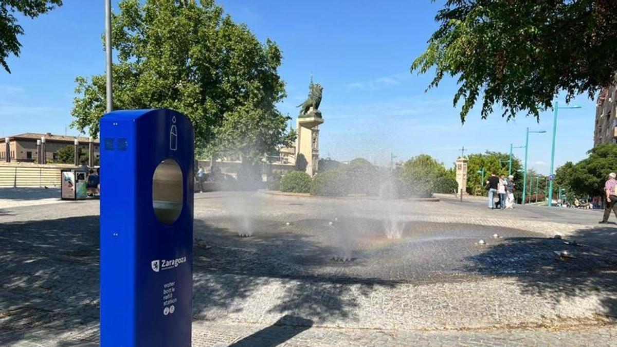 El Ayuntamiento de Zaragoza ha reforzado su red de agua pública para combatir el calor este verano.