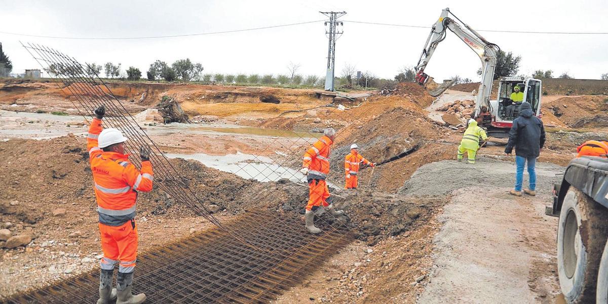 Las obras de reparación continúan.