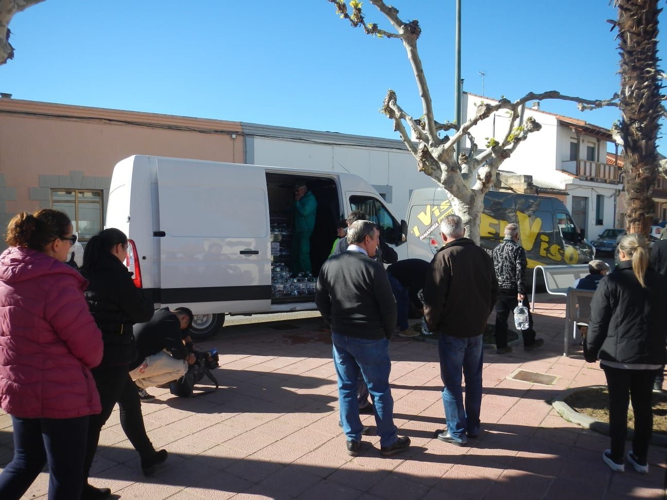 Los camiones de agua llegan a Villaralbo