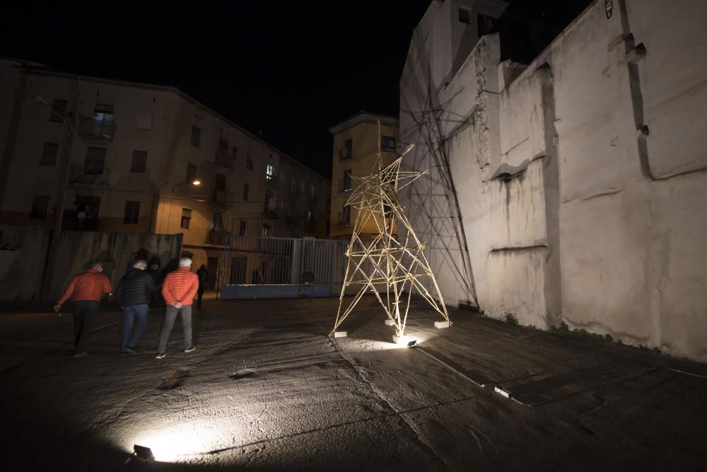 Manresa rep amb cues l''art efímer dels Jardins de Llum