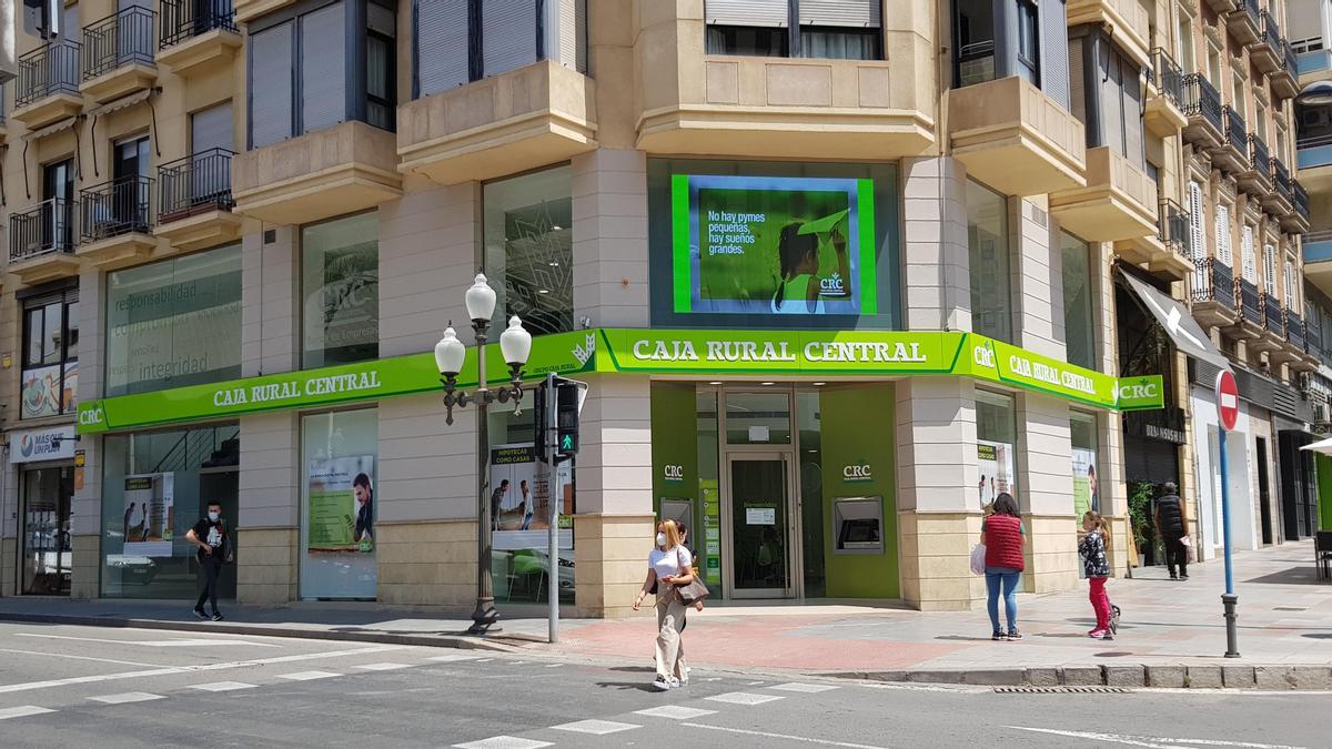 En Caja Rural Central se trabaja con el objetivo de generar una cultura de transparencia, ética y cumplimiento que garantice la confianza de su socios y clientes.