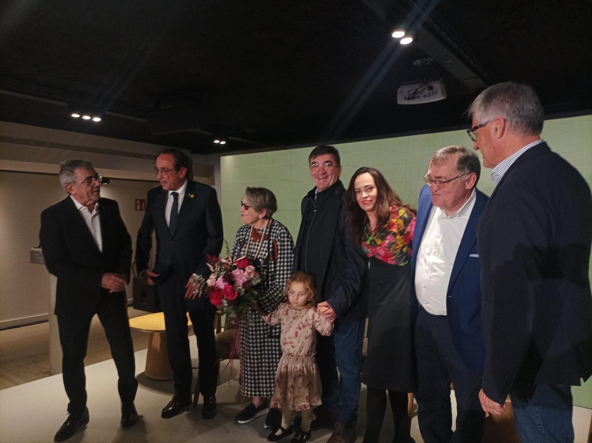 La família Gotanegra amb el president del Parlament i l'alcalde de Roses