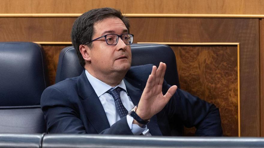 Bolaños enmienda las críticas de Óscar López al fallecido Lambán: "Todos en el PSOE reconocemos su figura y legado"