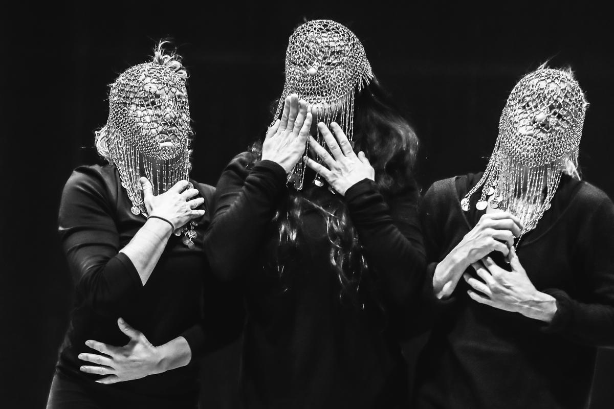 Las tres titanas, durante los ensayos.