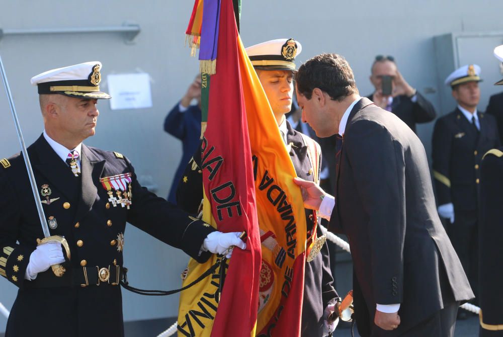 Jura de bandera civil en el portaviones Juan Carlo