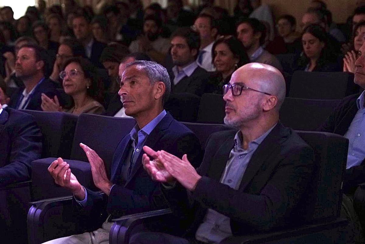 Jumbi Edulbehram, Director de Espacios Inteligentes y Sector Público Global en Nvidia, y Miguel Terol, Gerente técnico de ventas, HPC y AI Lead en Lenovo, en un acto organizado por Barcelona Global en el marco del 'gemelo digital' metropolitano.